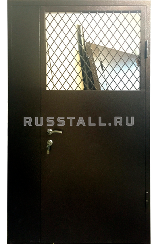 Стальная входная дверь с решеткой RS130